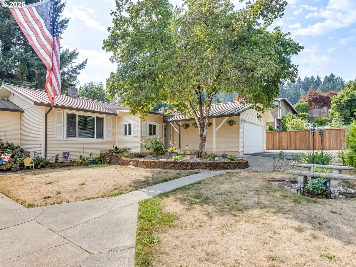 32952 NW Ridge Dr, Scappoose, OR 97056 - Image #1