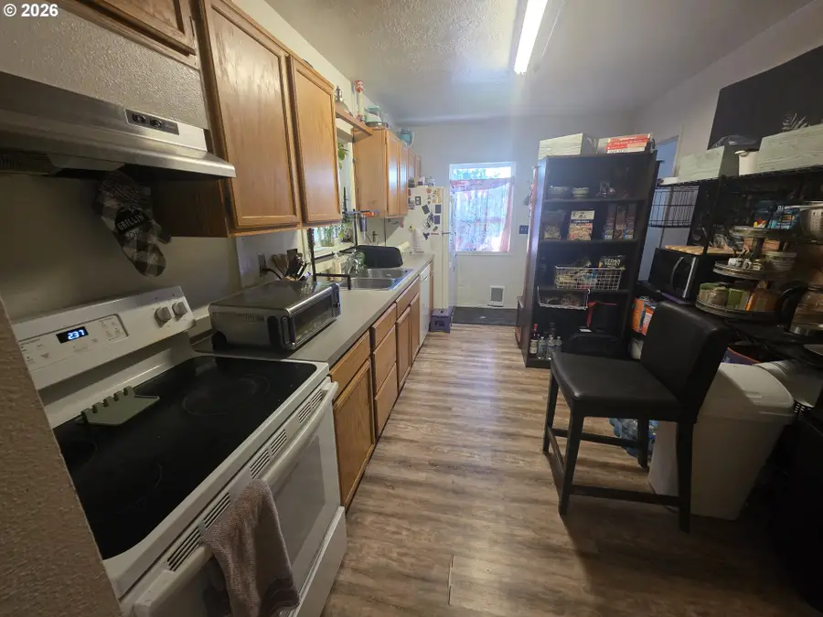 589 Knapp Pl, Salem, OR 97301 - #2