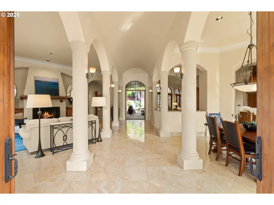 811 NE Brennan Ln, Hillsboro, OR 97124 - #3