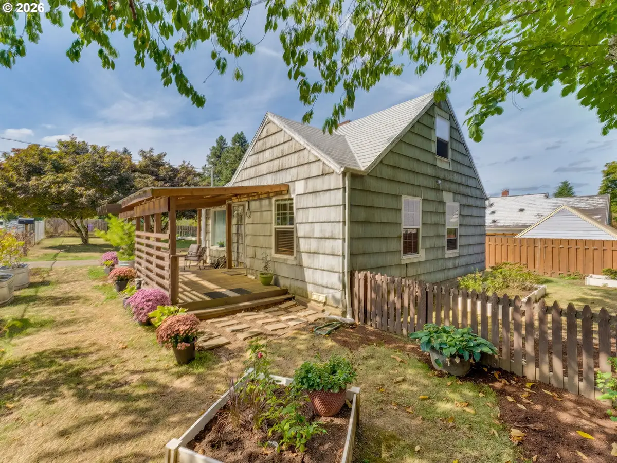 6709 NE Sumner St, Portland, OR 97218 - #1