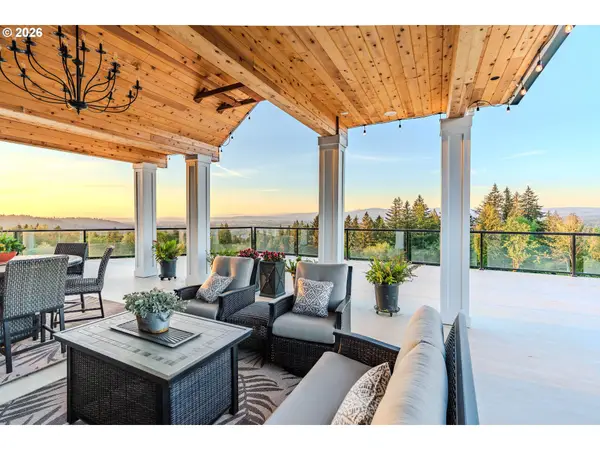 9700 SE Castle Ct, Damascus, OR 97089