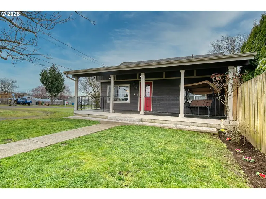 1045 Umatilla St, Saint Helens, OR 97051 - #2
