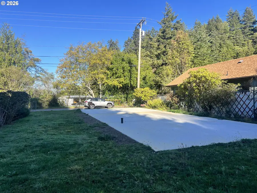 29515 Myrtle Ln, Gold Beach, OR 97444 - #3