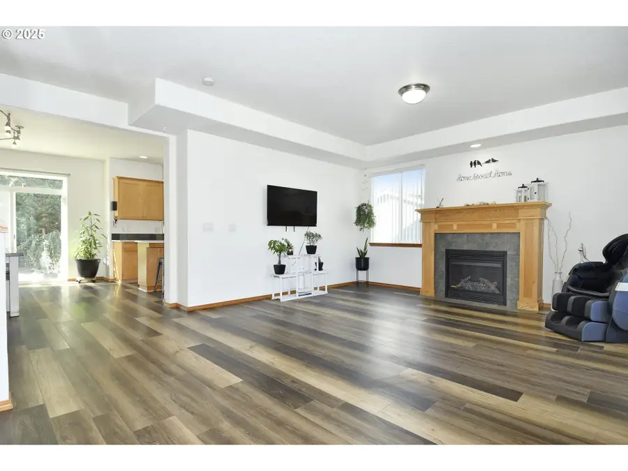 2036 NW Woodland Dr, McMinnville, OR 97128 - #3