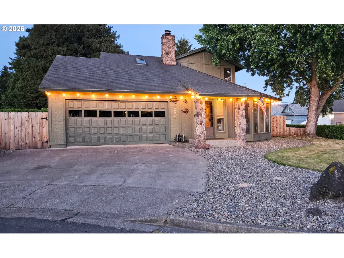 1205 NW Littlewood Ct, Roseburg, OR 97471 - #1