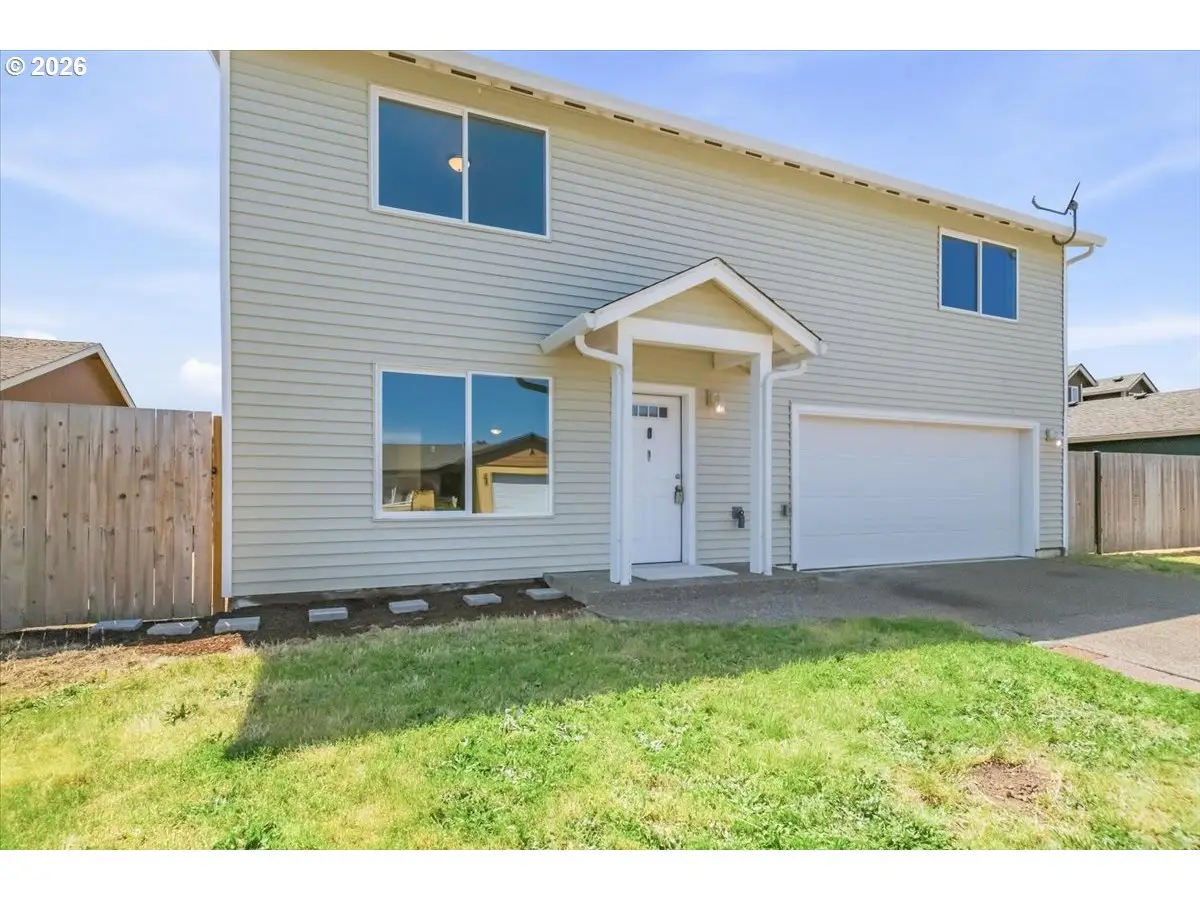 230 E Fir Dr, Gervais, OR 97026 - #1