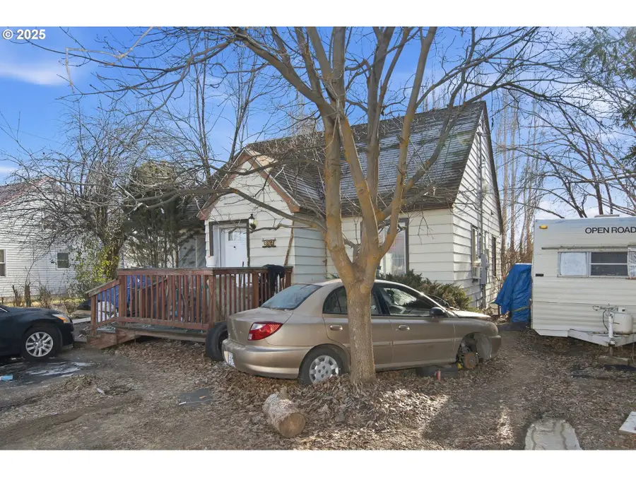 3964 Clinton Ave, Altamont, OR 97603 - Image #2