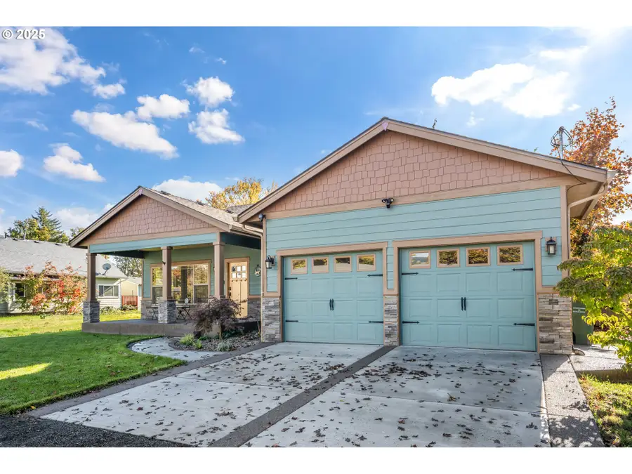 818 E Sierra Vista Dr, Newberg, OR 97132 - Image #3