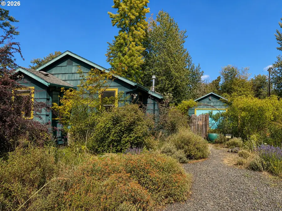 1387 Arthur St, Eugene, OR 97402 - #2