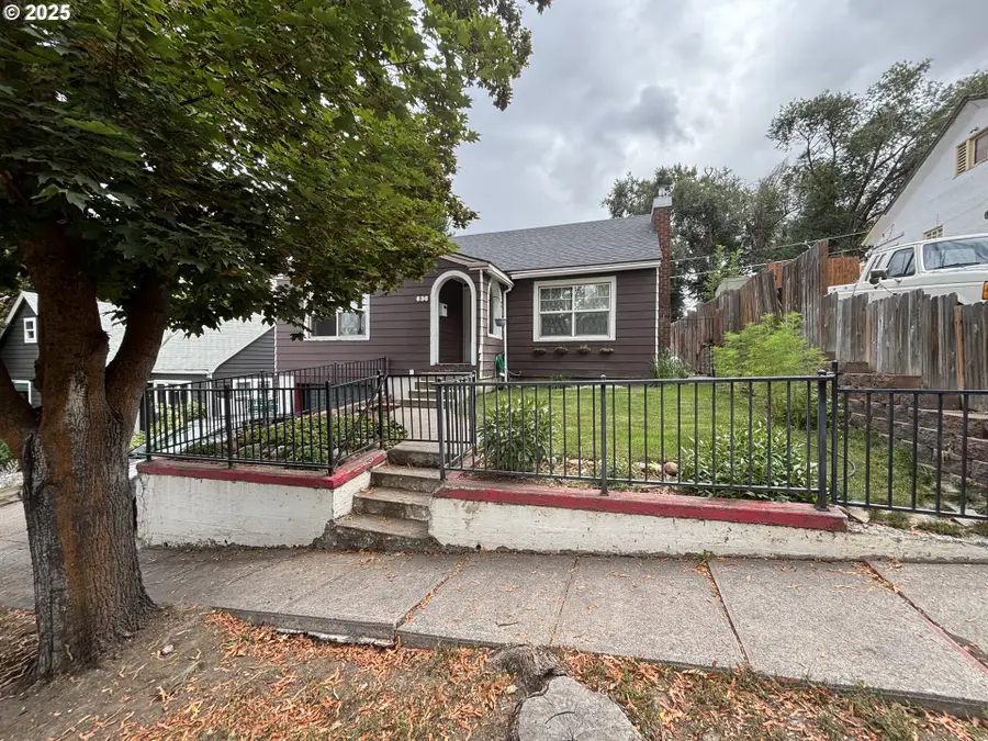 636 Roseway Dr, Klamath Falls, OR 97601 - Image #2