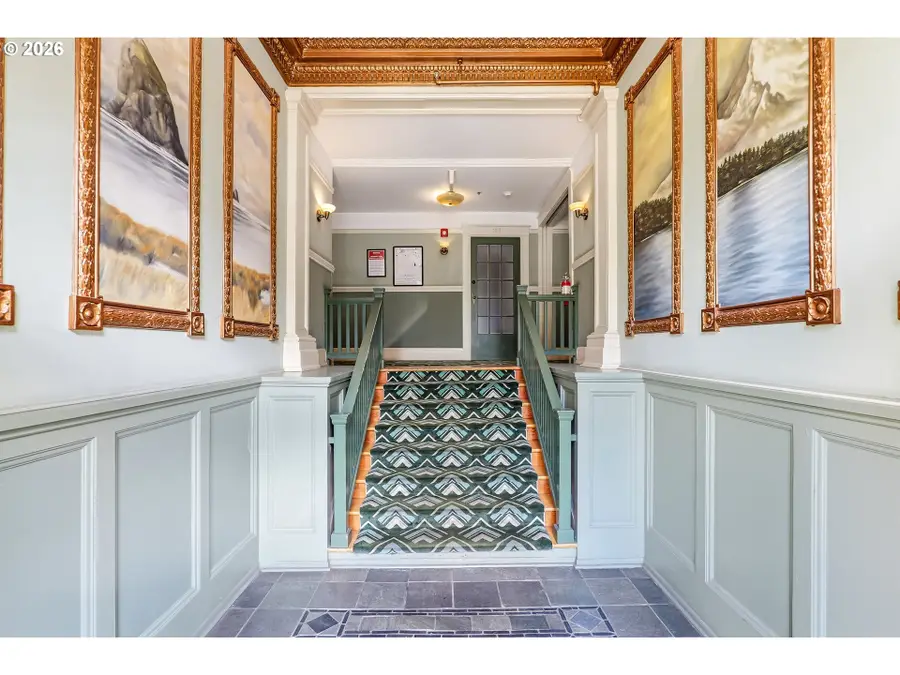 1631 NW Everett St #202, Portland, OR 97209 - #3