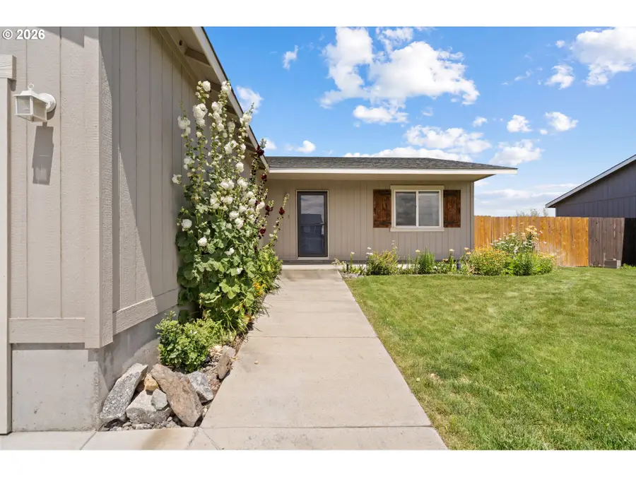 122 Falcon Ct, Boardman, OR 97818 - #2
