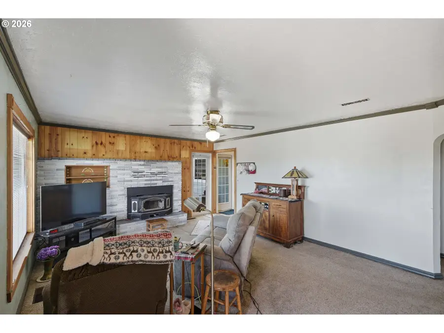 1954 Madrona St, North Bend, OR 97459 - #2