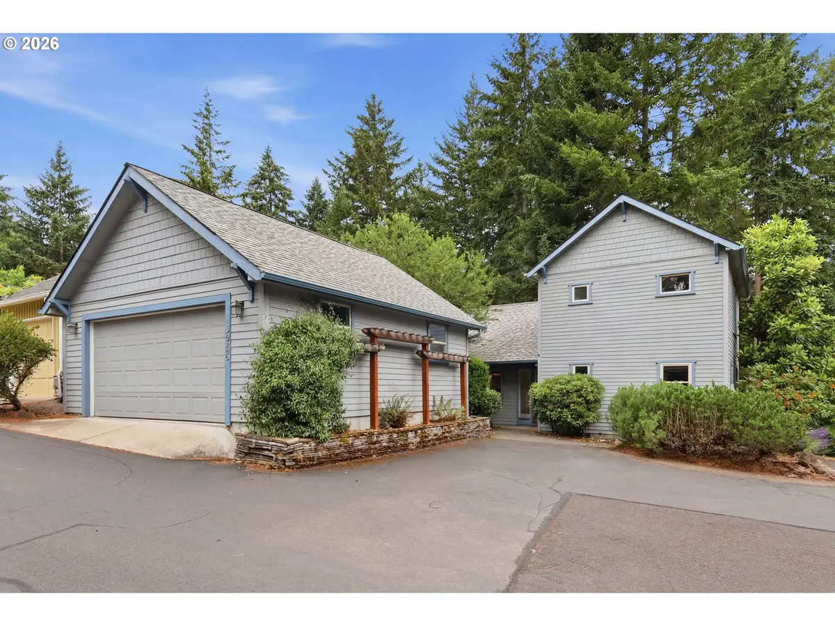3026 Hendricks Hill Dr, Eugene, OR 97403 - #1