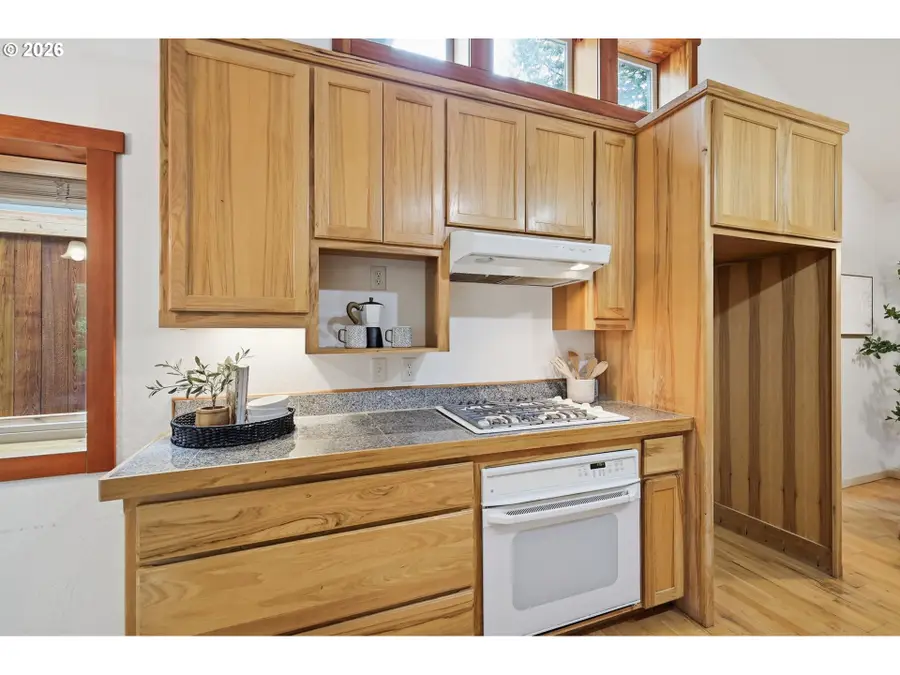 3026 Hendricks Hill Dr, Eugene, OR 97403 - #3