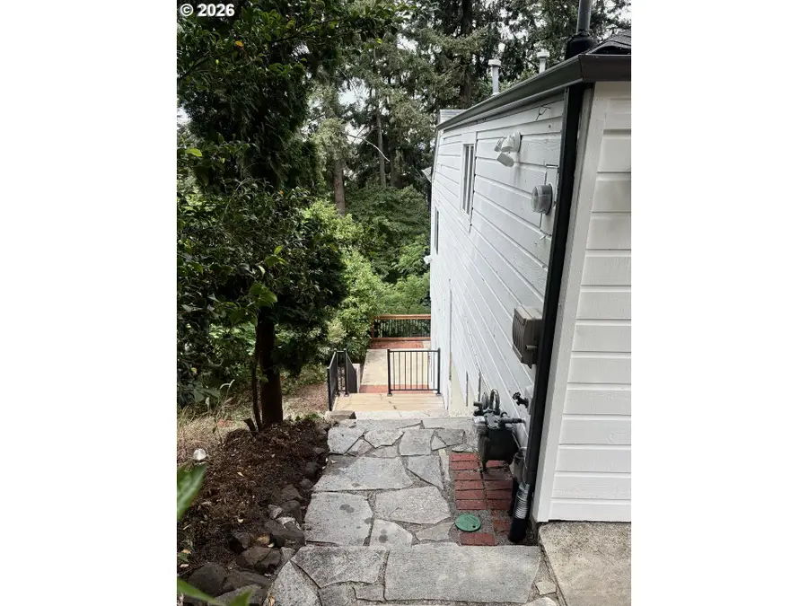 1680 Westover Dr, Eugene, OR 97403 - #2