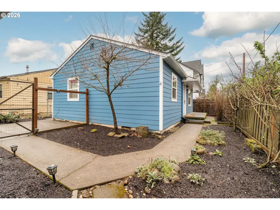 8609 SE Flavel St, Portland, OR 97266 - #2