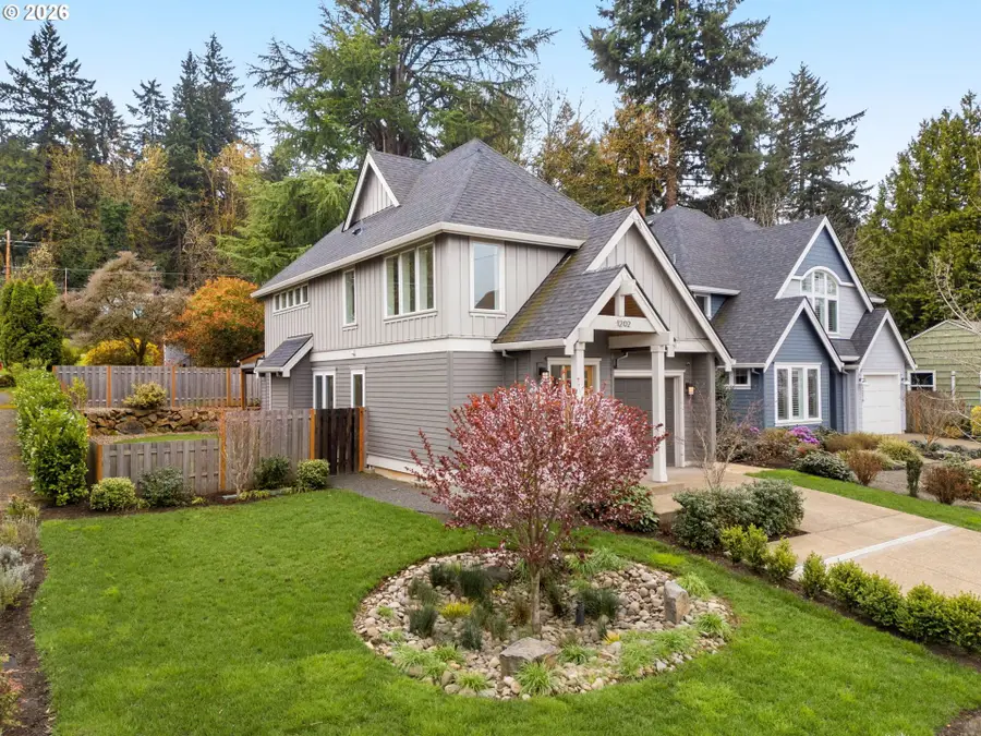 1202 Spruce St, Lake Oswego, OR 97034 - #2