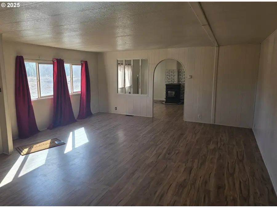 100120 Highway 97, Chemult, OR 97731 - Image #2