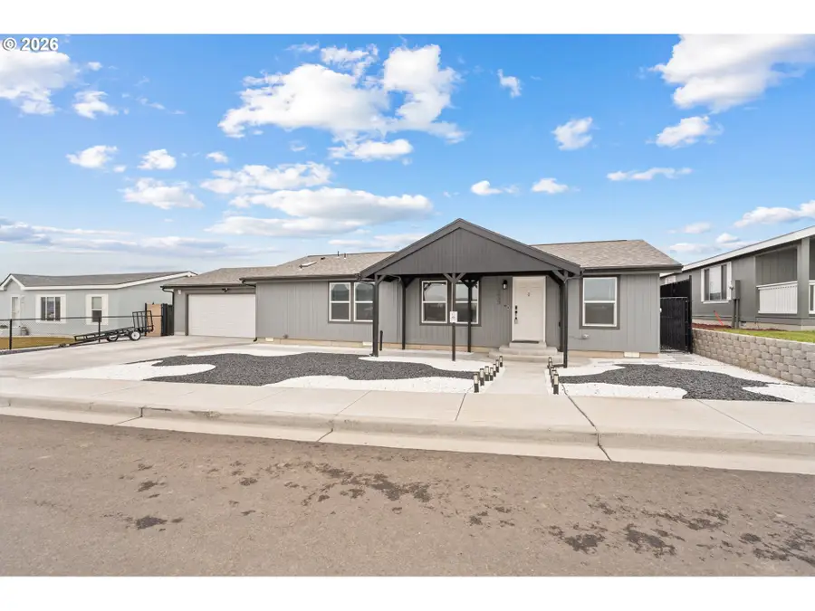 3033 SW Terrace Dr, Pendleton, OR 97801 - #3