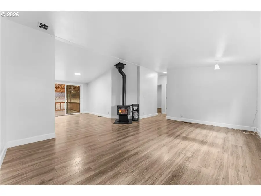 162 C St, Vernonia, OR 97064 - #3