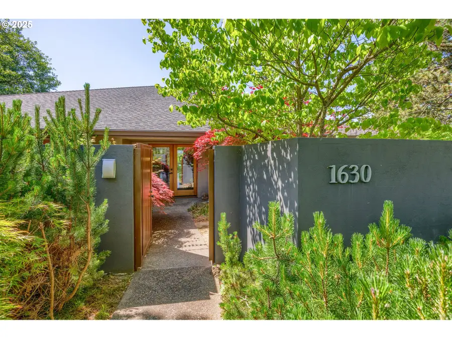 1630 NW Olmar Dr, Grants Pass, OR 97526 - Image #2