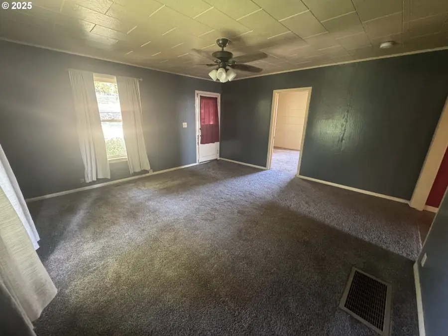 35092 Pittsburg Rd, Saint Helens, OR 97051 - Image #2