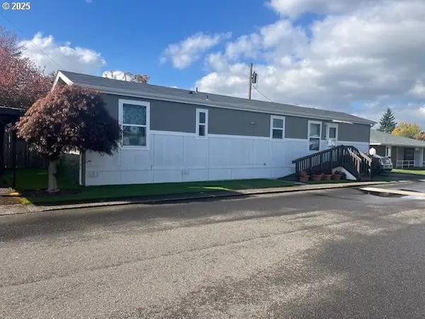 16901 SE Division St #43, Portland, OR 97236