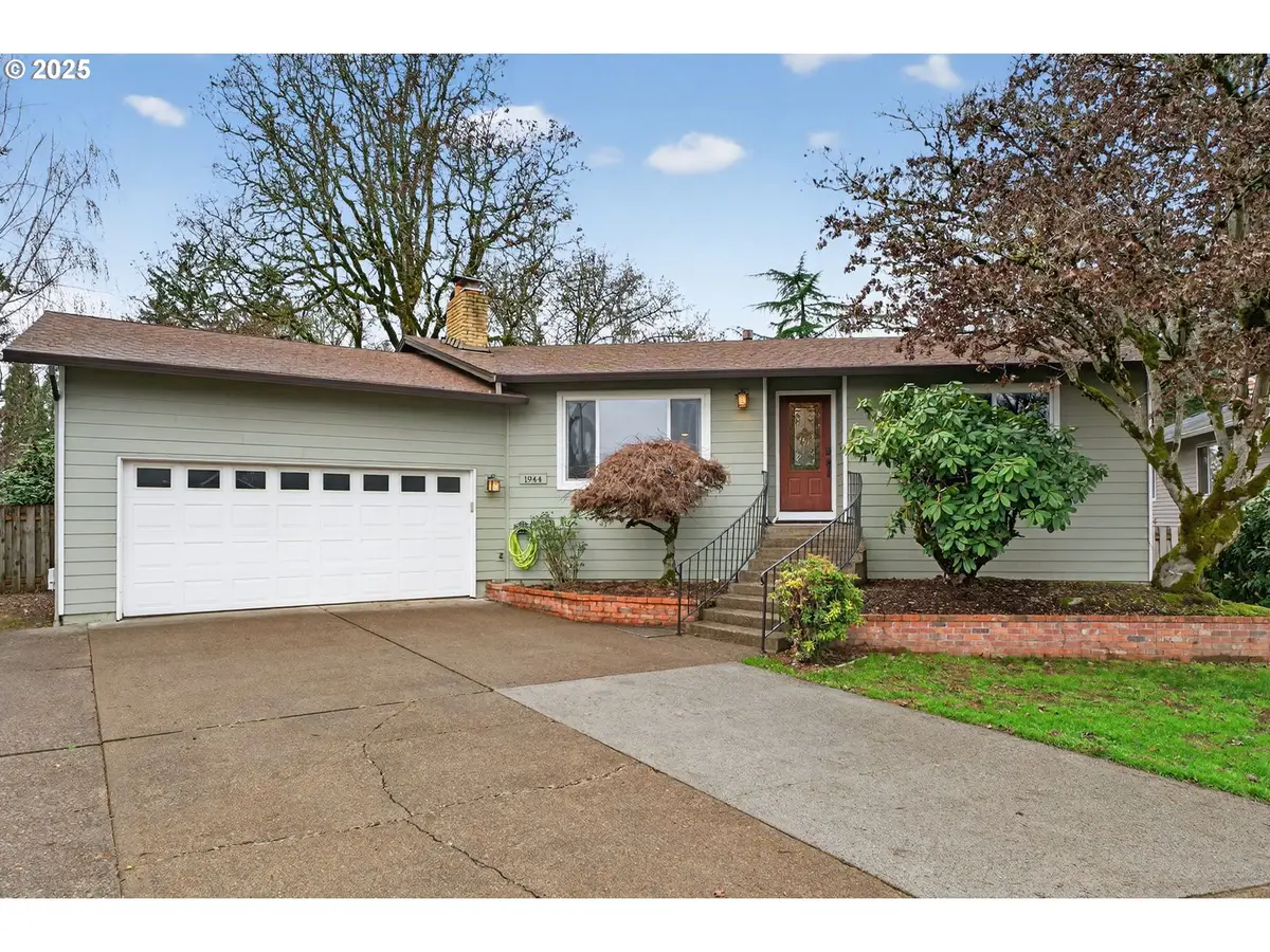 1944 NE Brogden Ct, Hillsboro, OR 97124 - Image #1