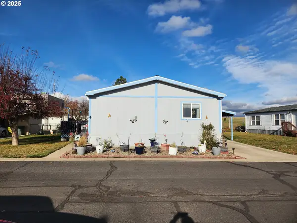 313 12th St #4, LaGrande, OR 97850