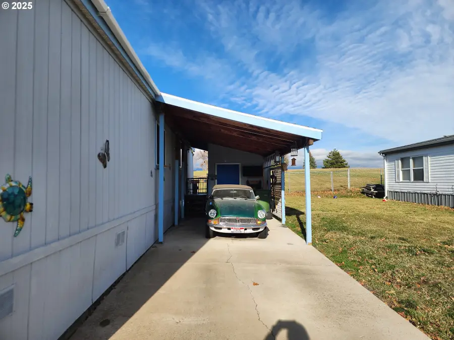 313 12th St #4, La Grande, OR 97850 - Image #2