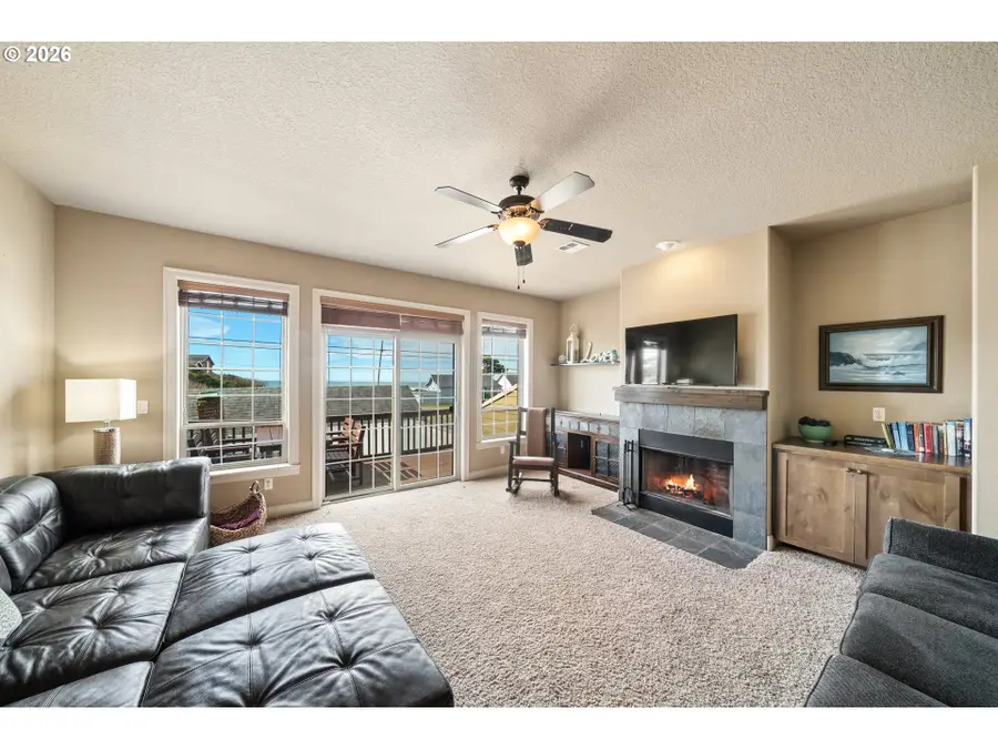 547 S Front St, Rockaway Beach, OR 97136 - #3