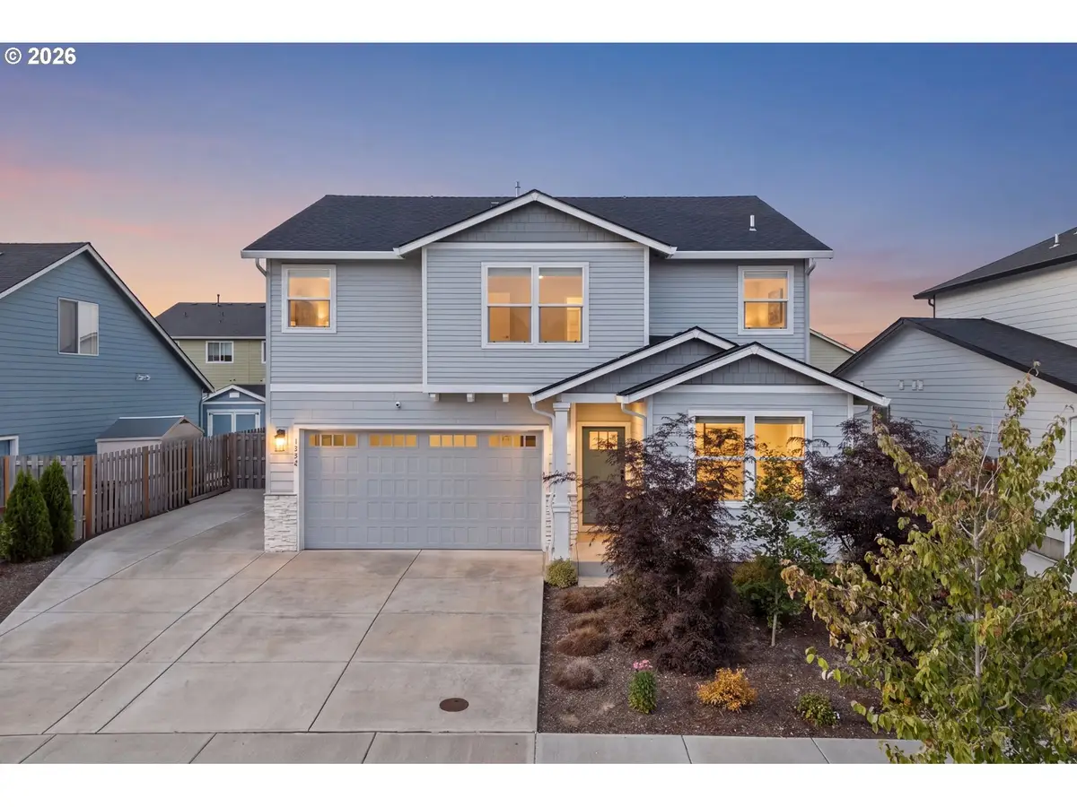 1054 Hickory St, Independence, OR 97351 - #1