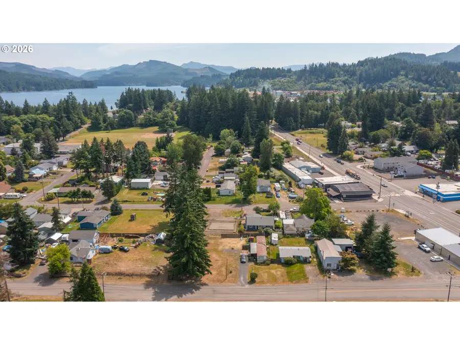 1383 53rd Ave, Sweet Home, OR 97386 - #2