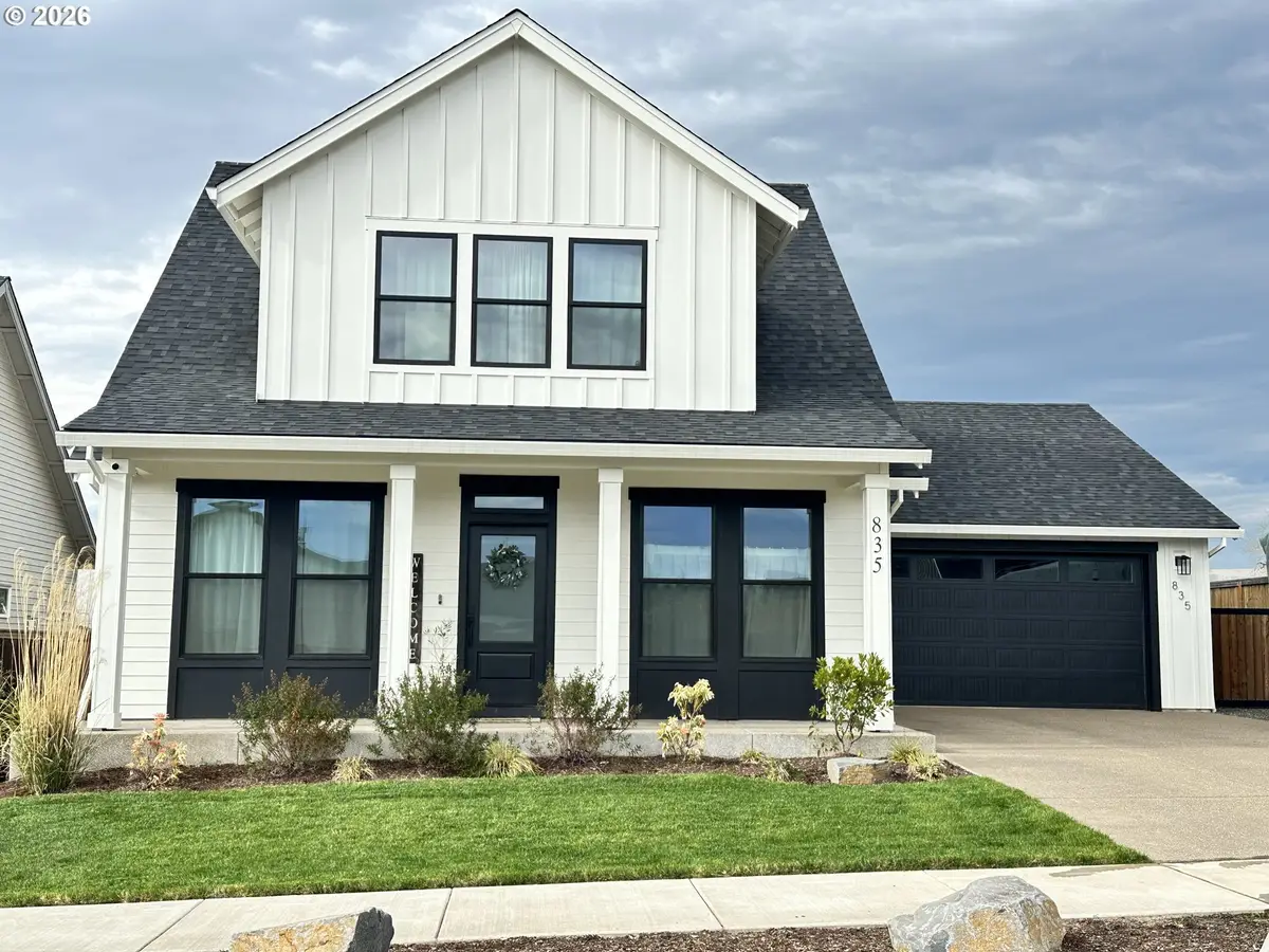 835 Reagan St, Mount Angel, OR 97362 - #1