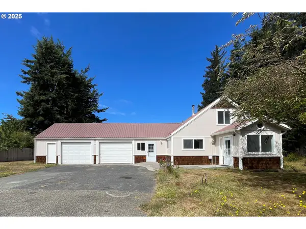 89 Michigan Ave, Bandon, OR 97411