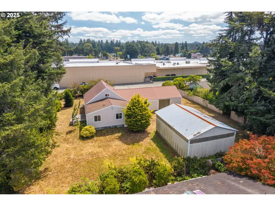 89 Michigan Ave, Bandon, OR 97411 - Image #2