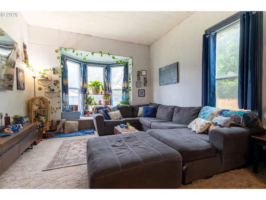 713 N College St, Union, OR 97883 - #2