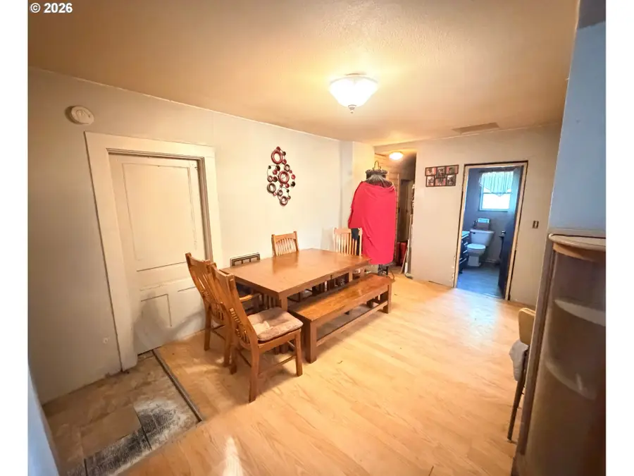 361 Warren St, Castle Rock, WA 98611 - #2