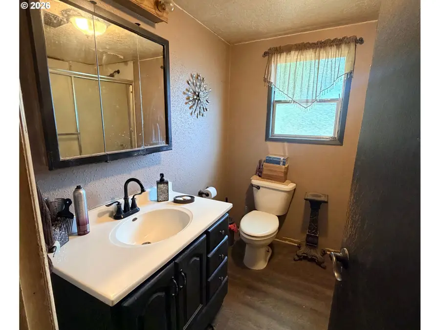 361 Warren St, Castle Rock, WA 98611 - #3