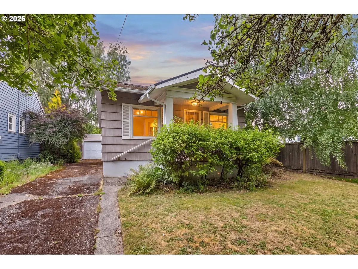 3560 NE Stanton St, Portland, OR 97212 - #1