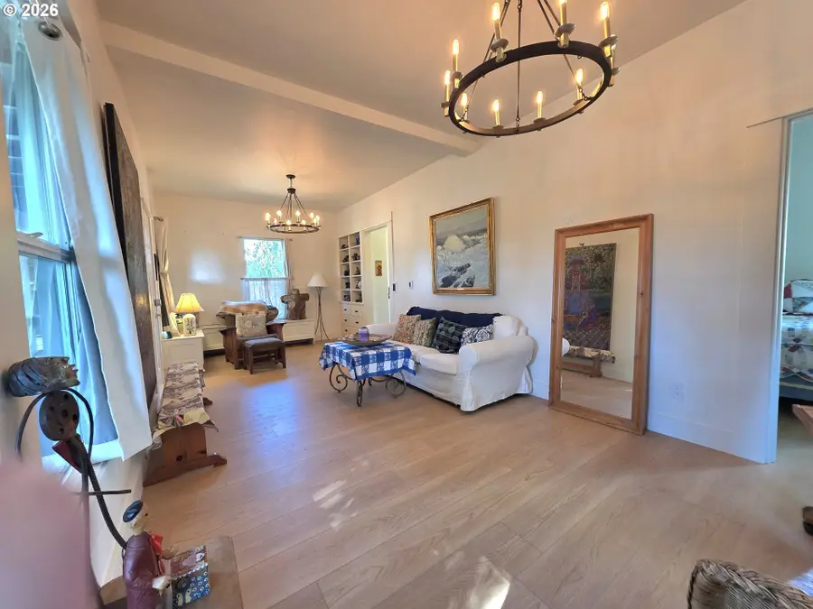 296 N 4th St, Saint Helens, OR 97051 - #3