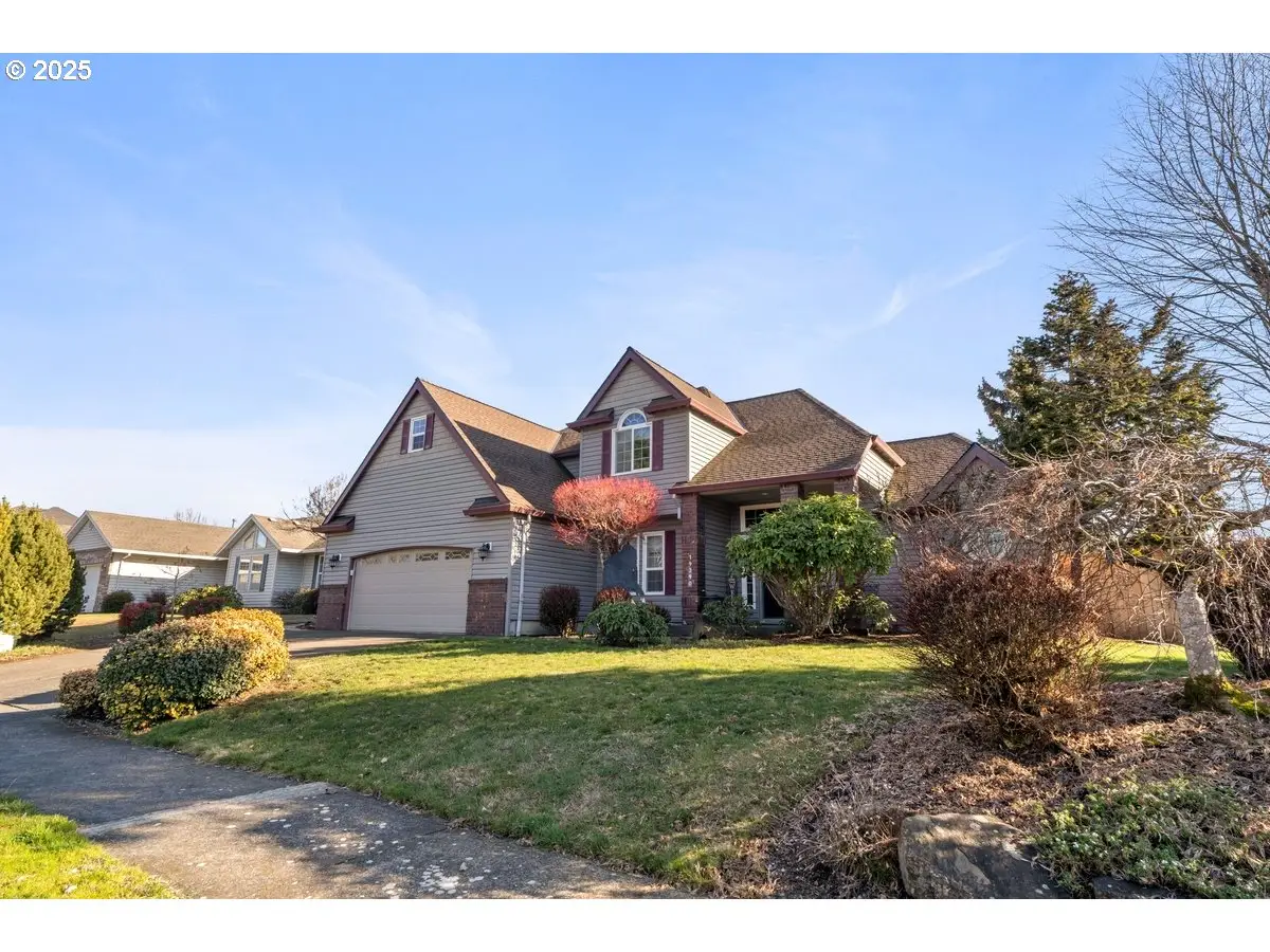 19390 Westwood Dr, Oregon City, OR 97045 - Image #1