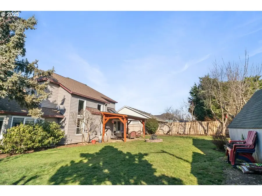 19390 Westwood Dr, Oregon City, OR 97045 - Image #2