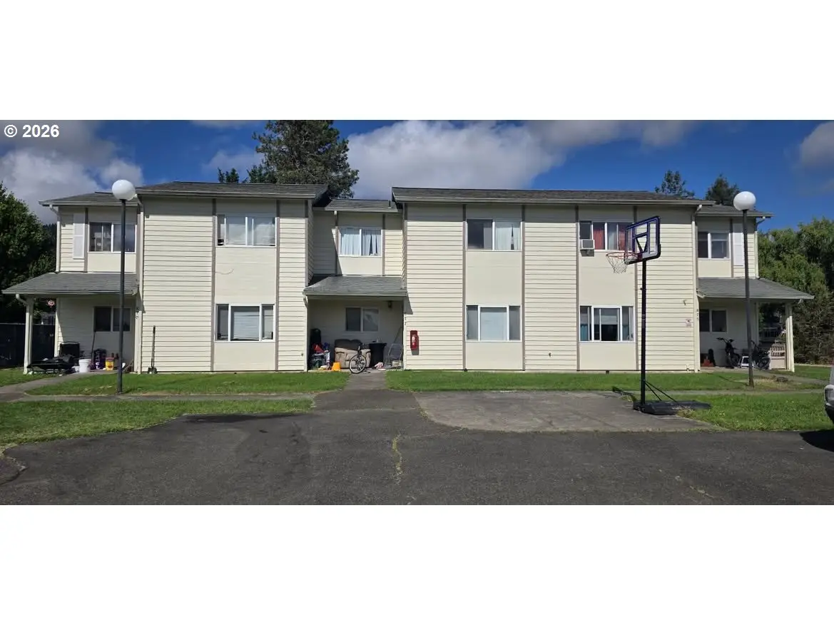 877 Landing St, Sutherlin, OR 97479 - #1