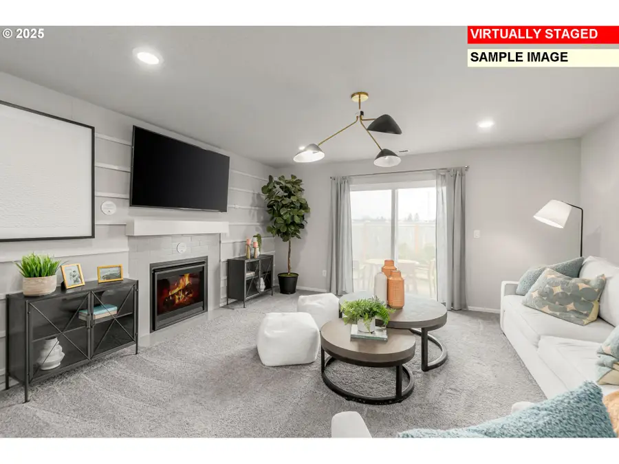 1074 Clemson St, Woodburn, OR 97071 - #3