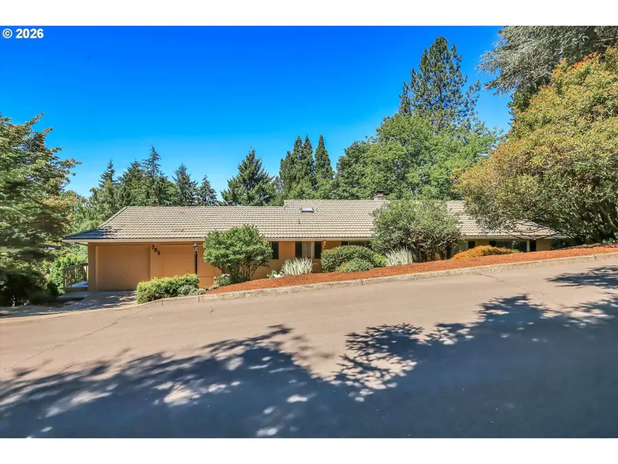785 SW 84th Ave, Portland, OR 97225 - #2