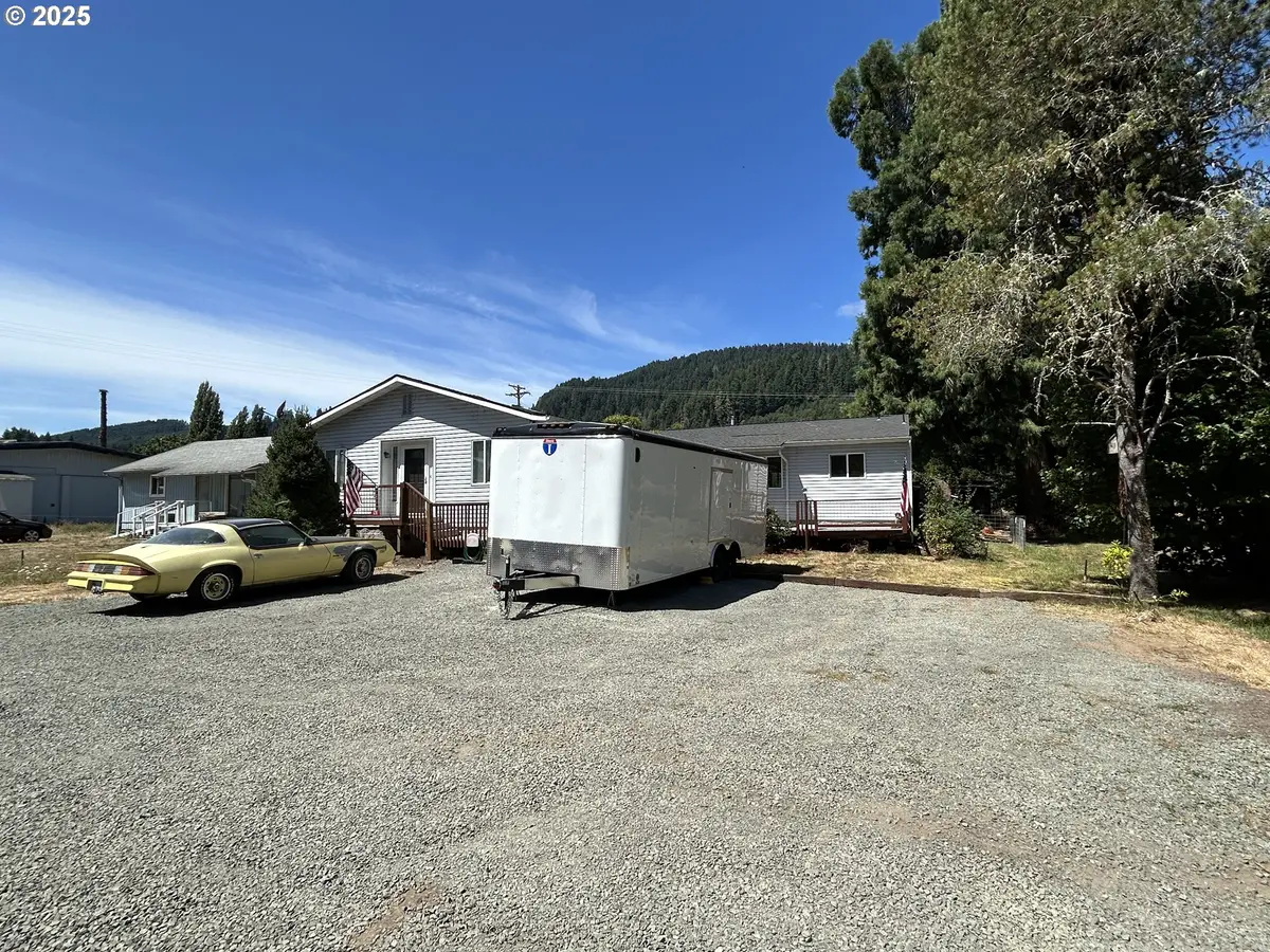 162 Spicer St, Elkton, OR 97436 - Image #1