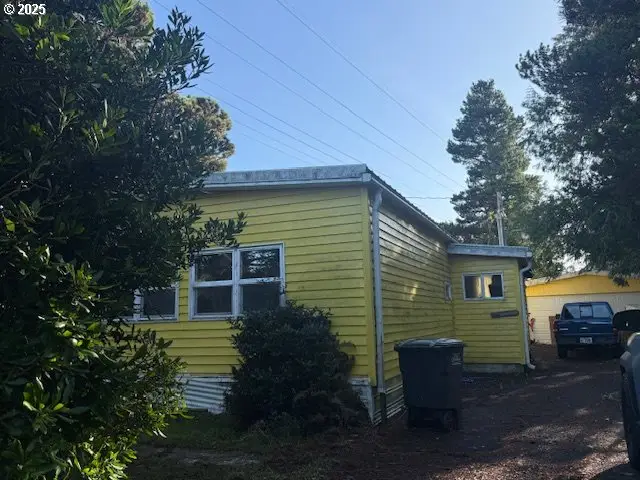 1120 S Crestline Dr, Waldport, OR 97394 - Image #1