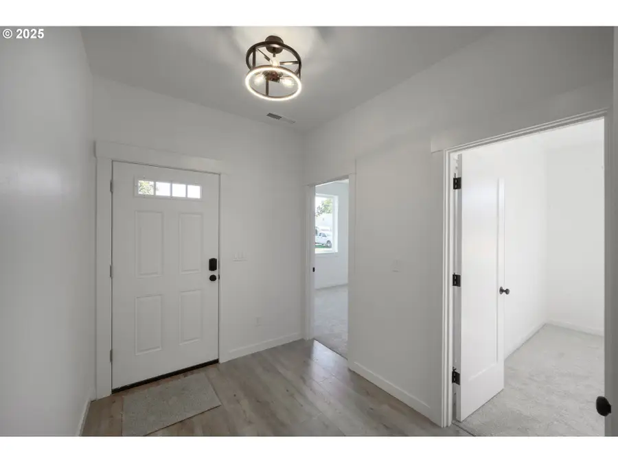 306 19th St, Springfield, OR 97477 - Image #3